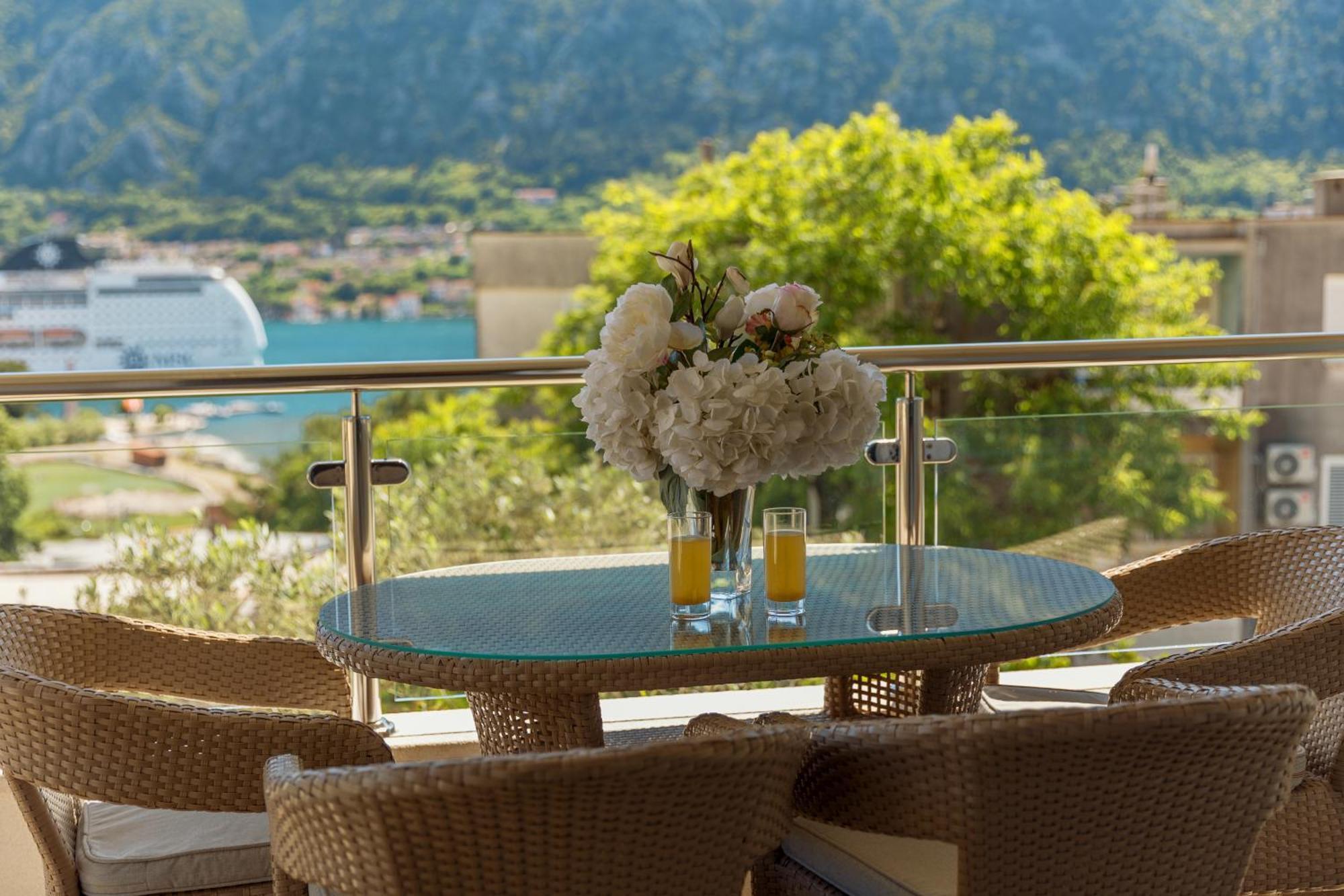 Apartments Los Olivos Kotor Eksteriør billede