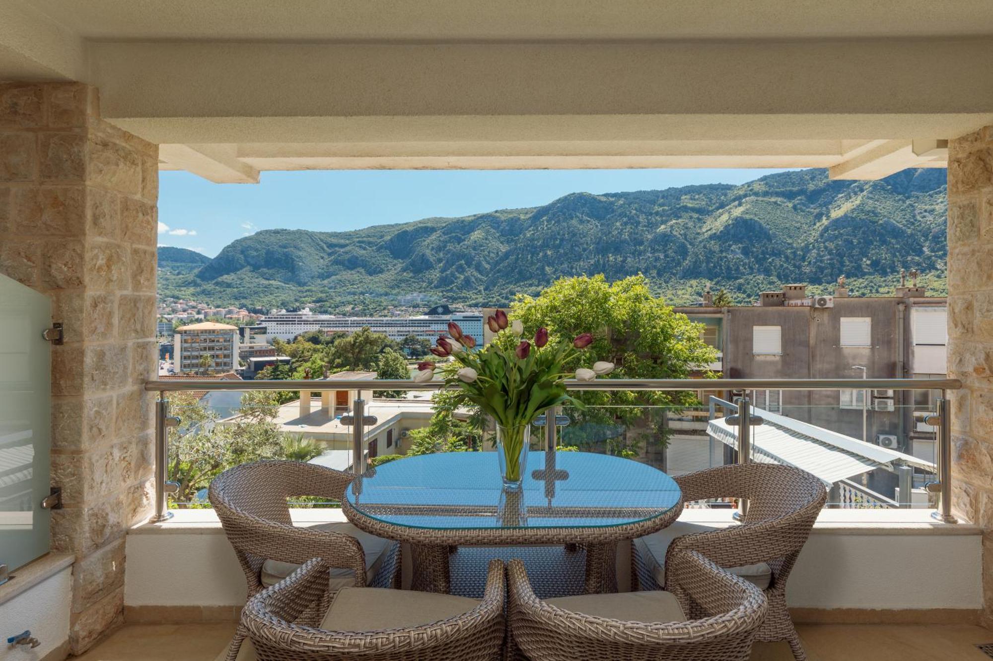 Apartments Los Olivos Kotor Eksteriør billede