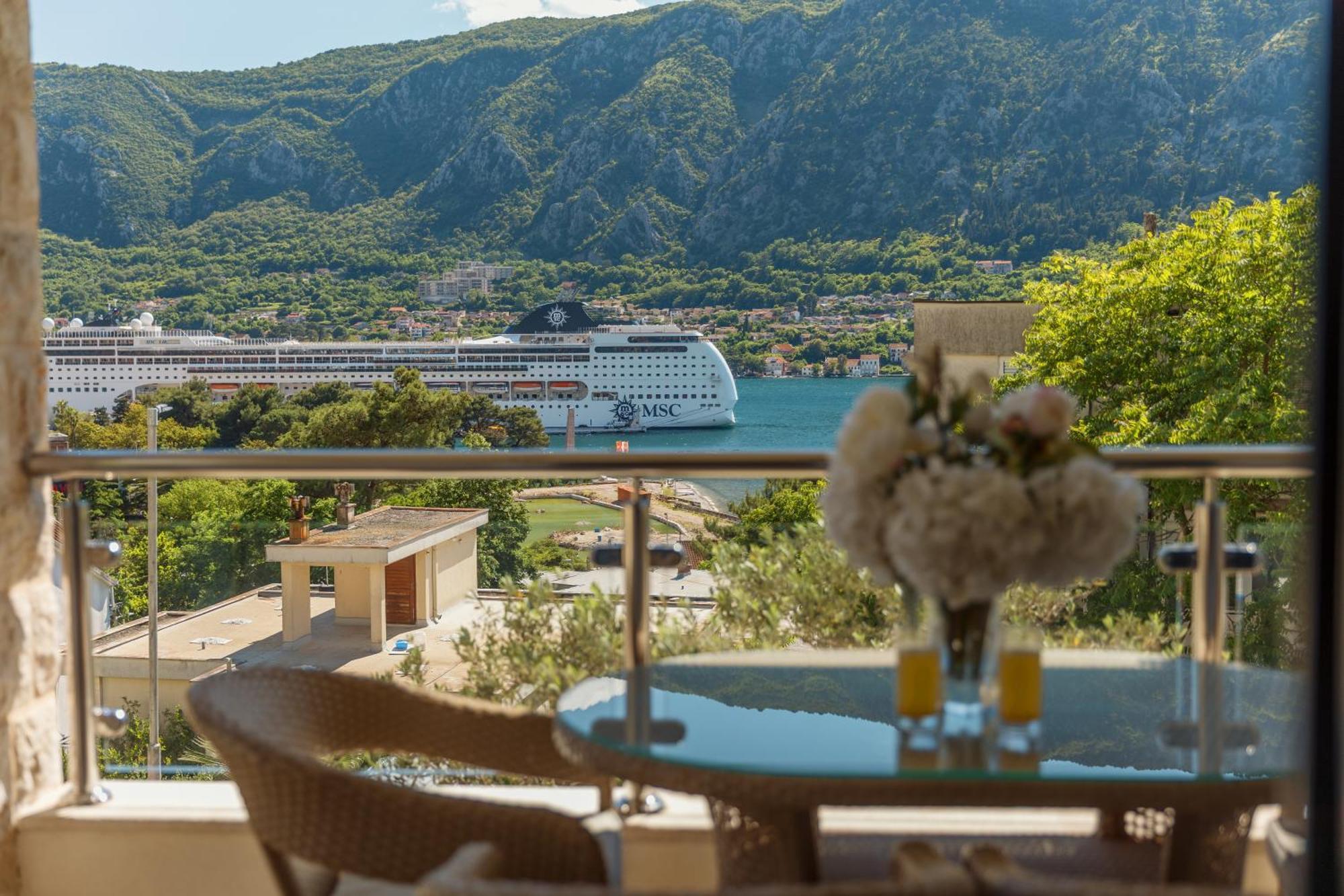 Apartments Los Olivos Kotor Eksteriør billede