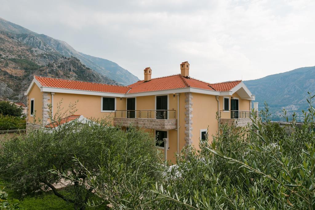Apartments Los Olivos Kotor Eksteriør billede